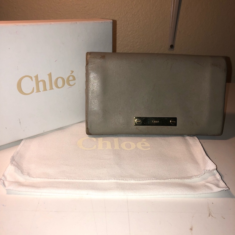 CHLOÉ Beige Magnetic Bifold Long Wallet w box/bag